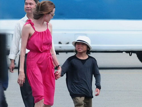 Angelina Jolie và các con đã rời Việt Nam đi Hàn Quốc